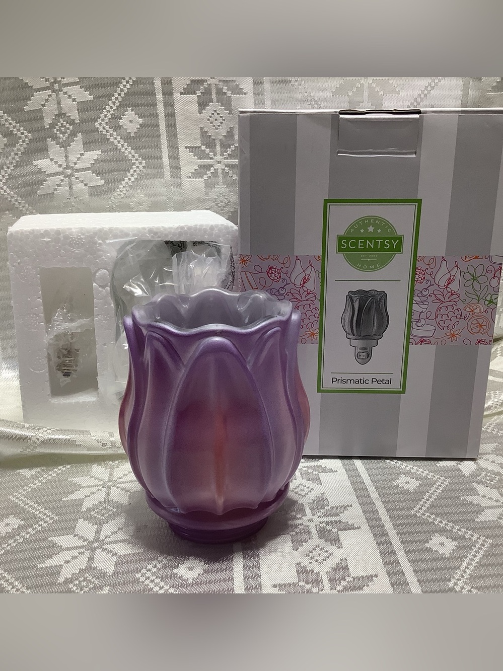 Scentsy Prismatic Petal Mini Warmer
